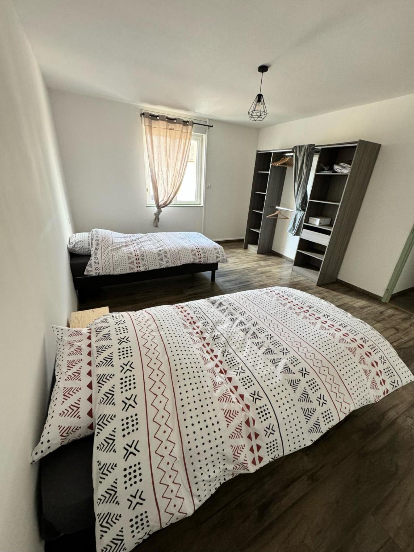 Maison Aux Pieds Du Circuit De Mirecourt 博德里库尔 外观 照片
