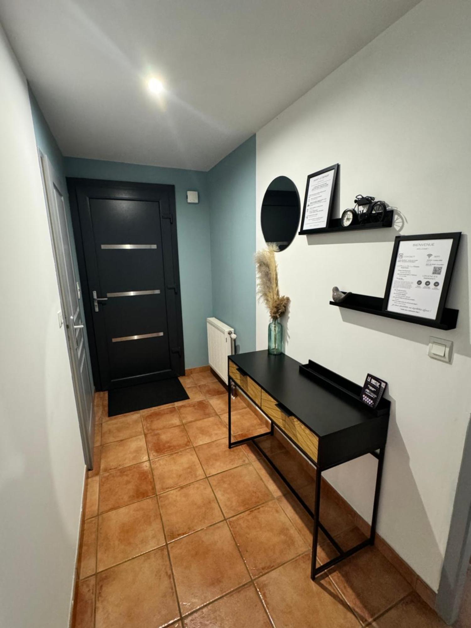 Maison Aux Pieds Du Circuit De Mirecourt 博德里库尔 外观 照片