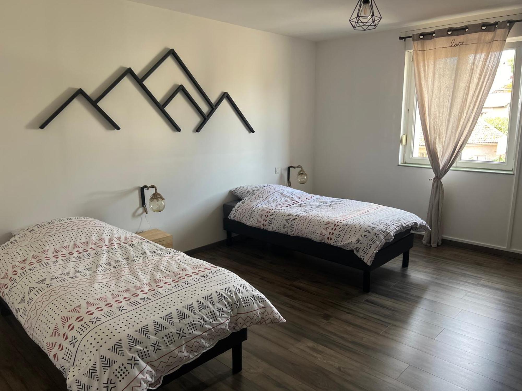 Maison Aux Pieds Du Circuit De Mirecourt 博德里库尔 外观 照片